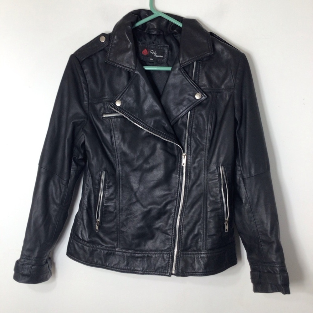 Ruby leather jacket xl but fits like a small  black Moto motorcycle